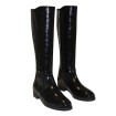 Lou boots Veronika