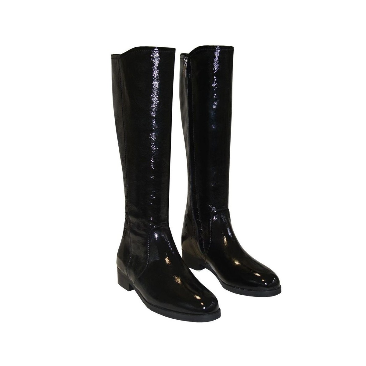 Lou boots Veronika