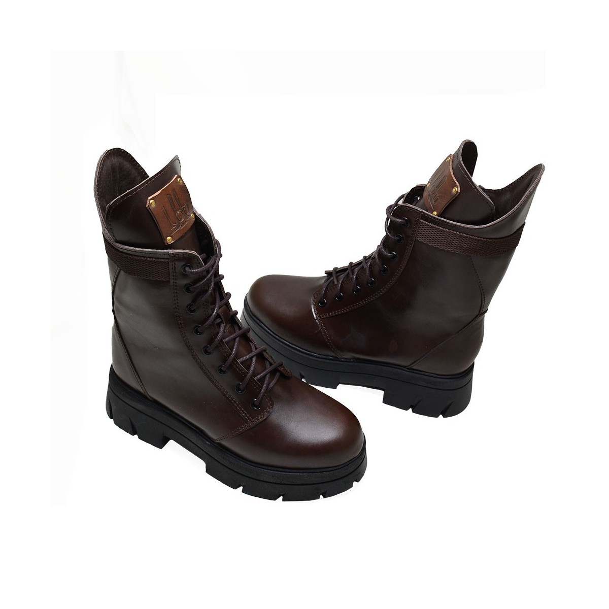 Lou boots Avril