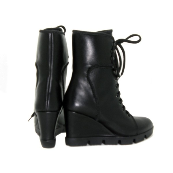 LOU BOOTIES  -  Angelina