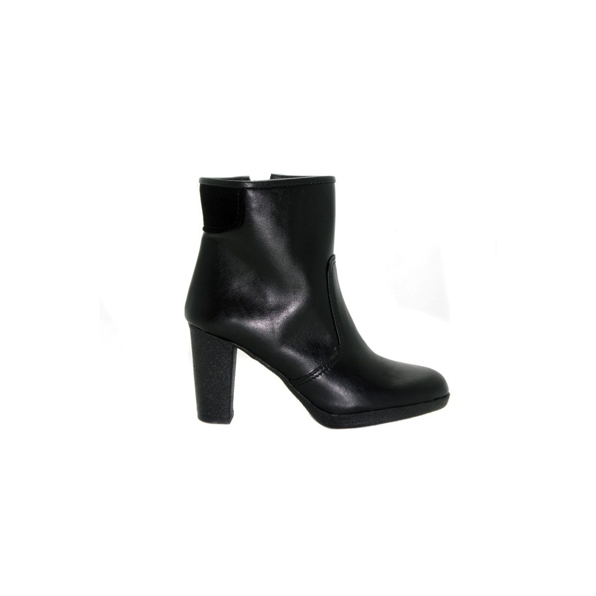 LOU BOOTIES  -  NORA