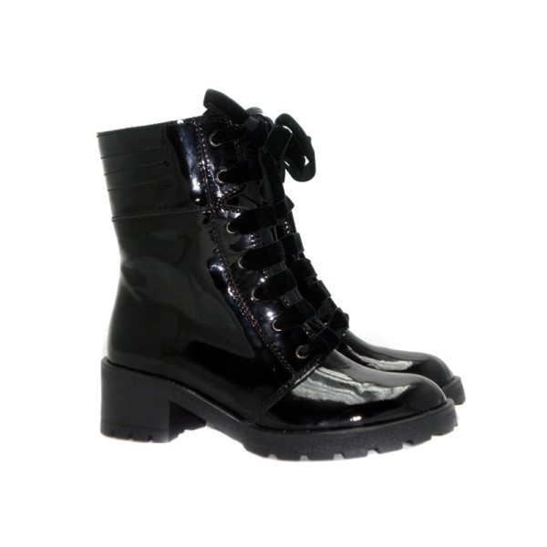LOU BOOTIES  -  Lucianna