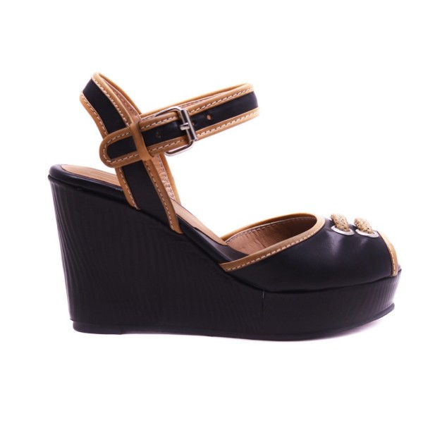 LOU sandals - RIHANNA!.