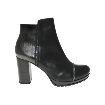 Jose Saenz booties  Rafaela