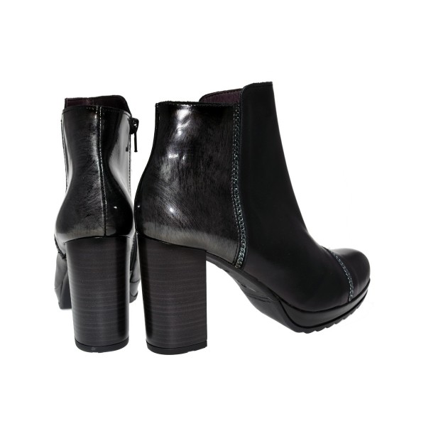 Jose Saenz booties  Rafaela