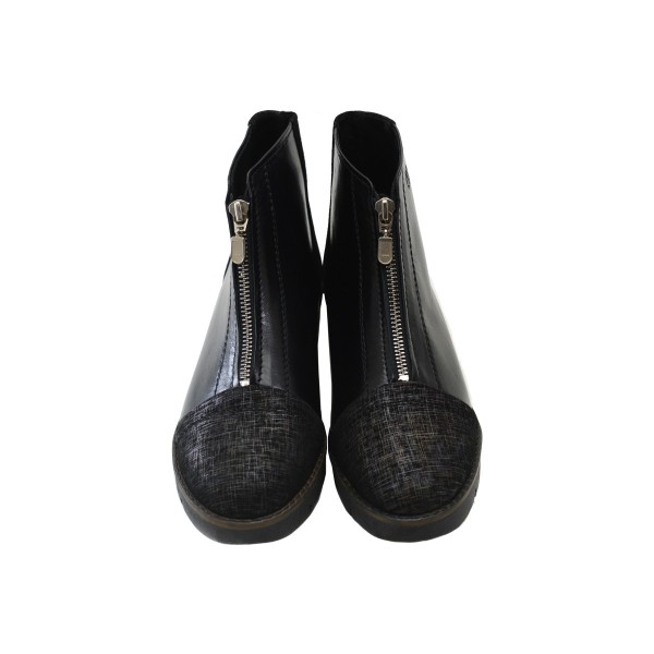Lou booties Susie