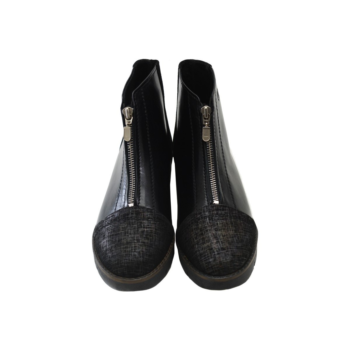 Lou booties Susie