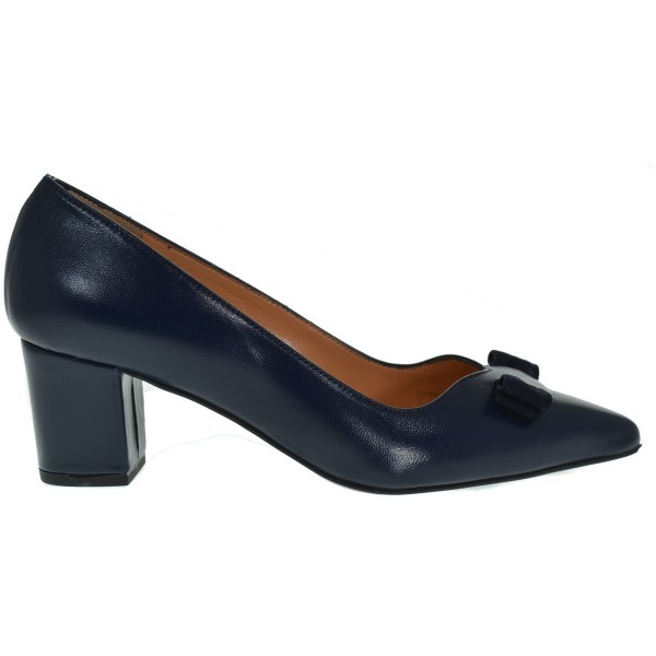 Lou pumps Vera