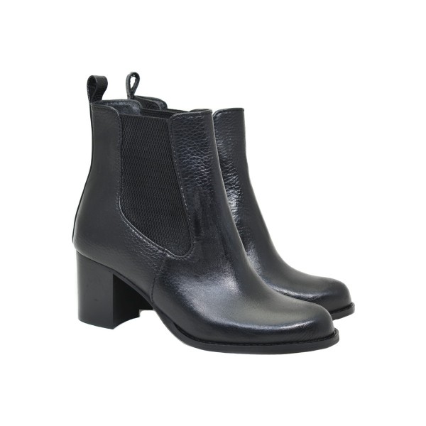 Lou booties Mona