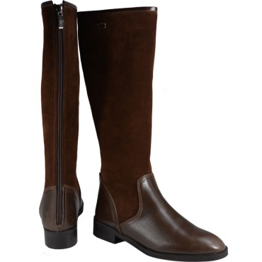 Lou boots Paola