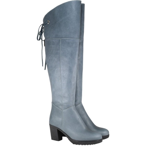 Lou boots Milena