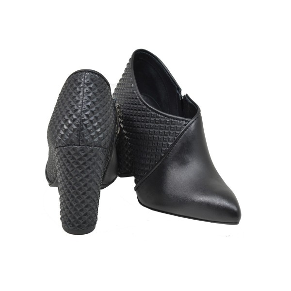 Lou booties Lucie