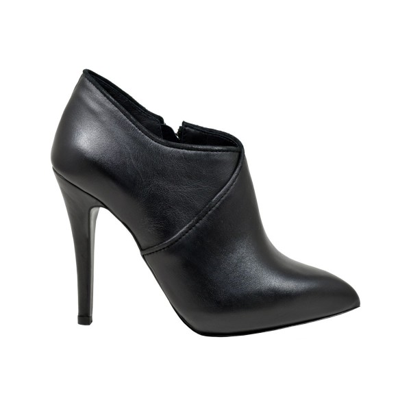 Lou booties Mariah