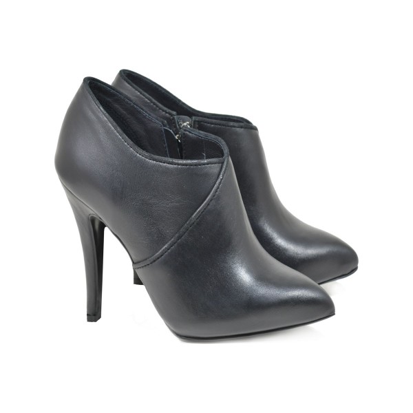 Lou booties Mariah