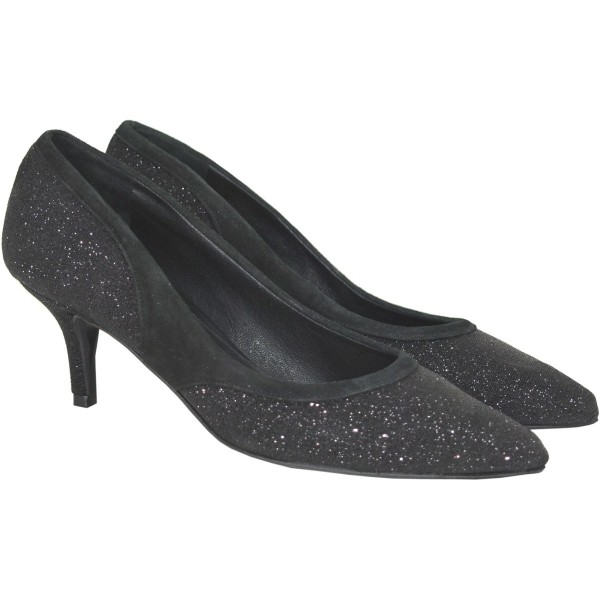 Lou pumps Orella