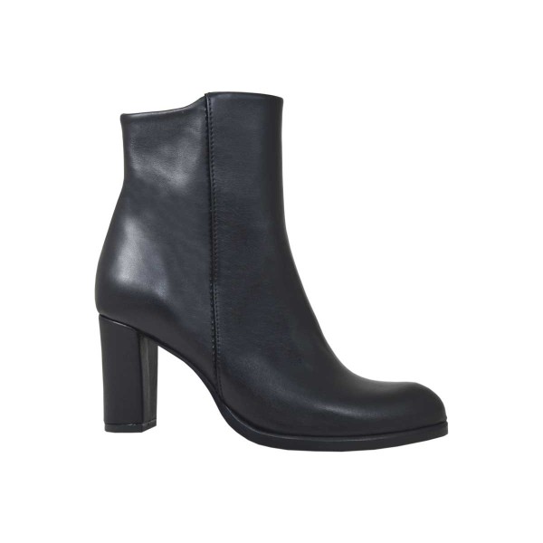 Lou booties Gigi