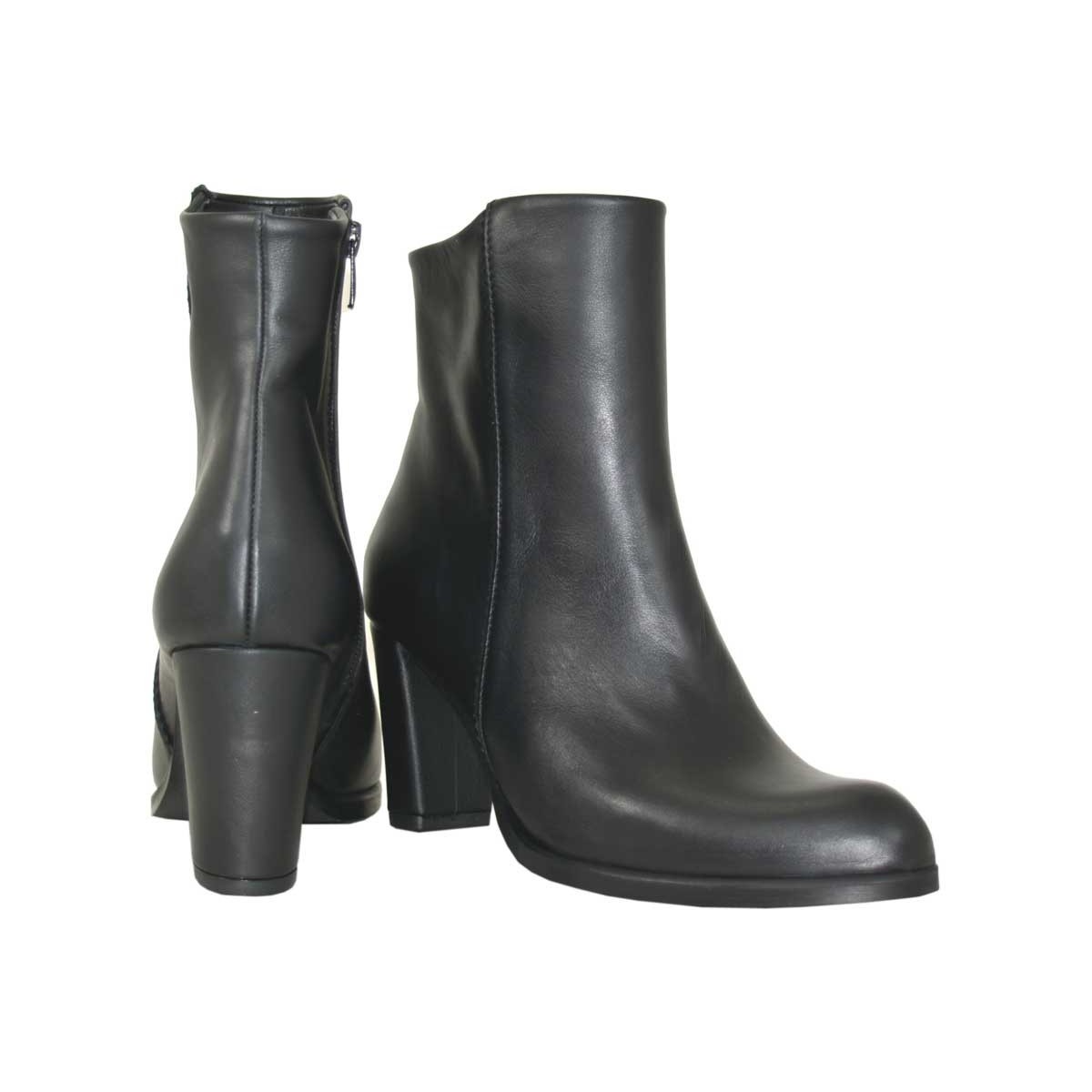 Lou booties Gigi