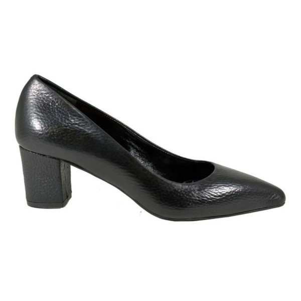 Lou pumps Vivi