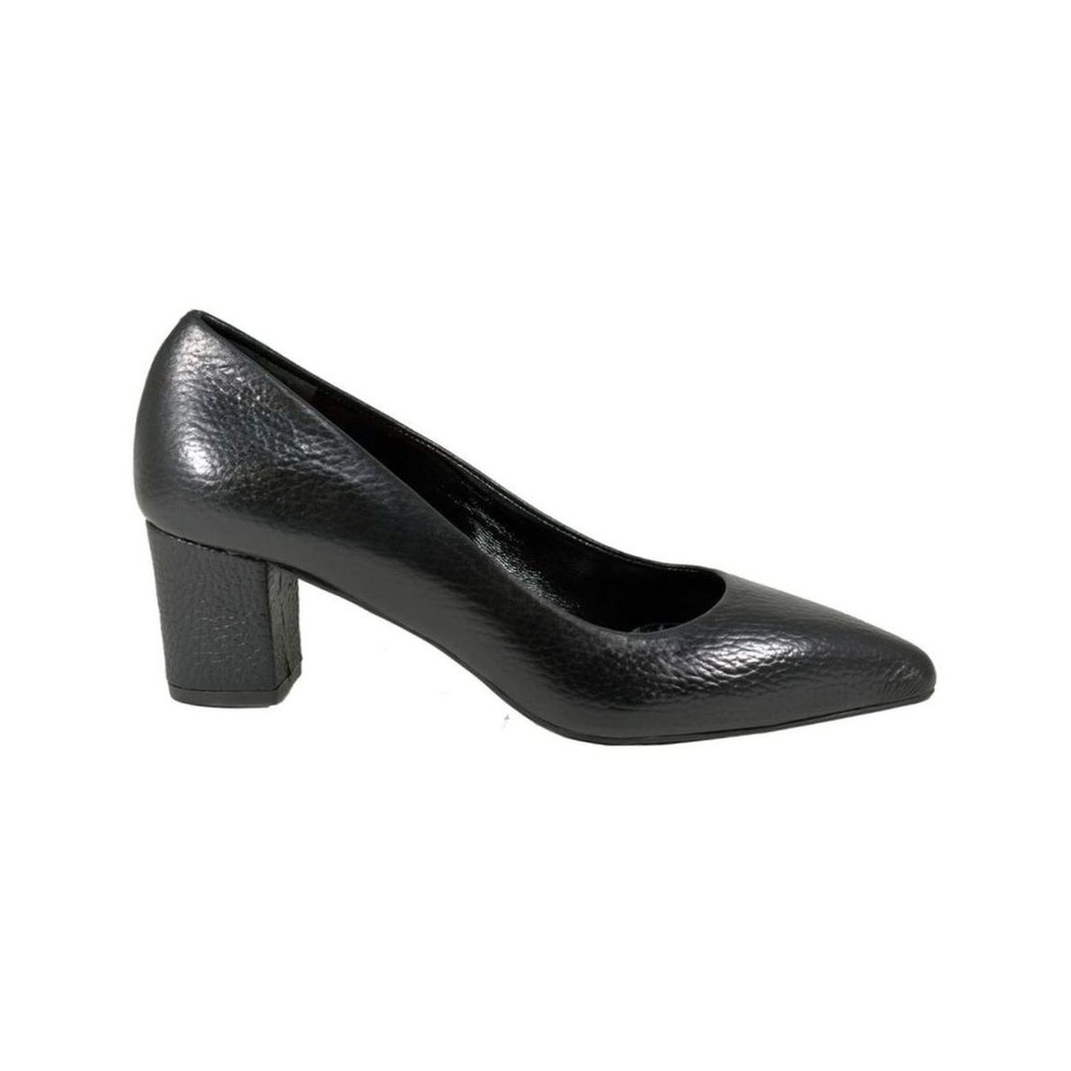Lou pumps Vivi
